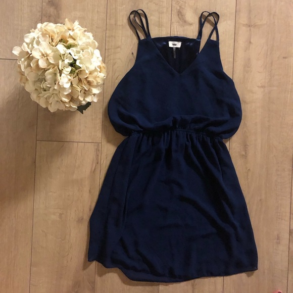 Flattering Blue Dress - Picture 1 of 1